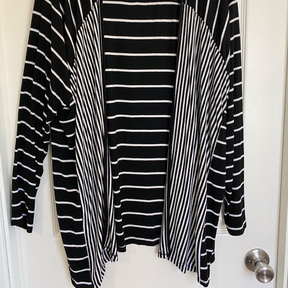 Lane Bryant Womens Plus Size 18/20 Black & White Striped Long Sleeve Open Cardig - Picture 2 of 7